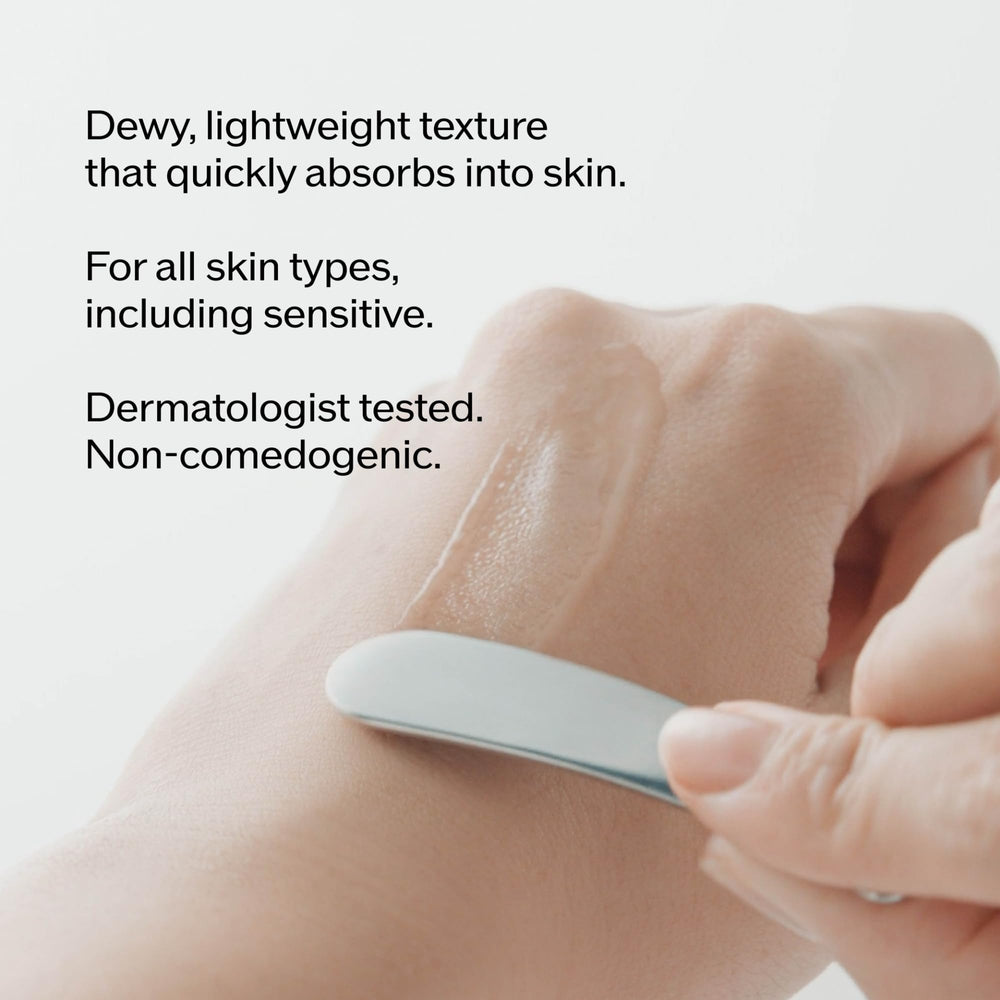 Shiseido Ultimune serum face glide demonstrates quick absorption.