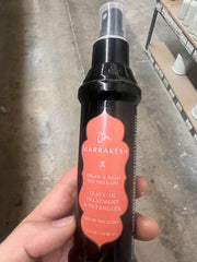 SIeekshop argan hemp oil blend nourishes hair with natural shine.