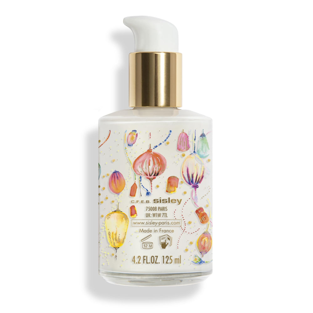 Sisley Paris Ecological Compound matte finish confirms non-shiny look after application.