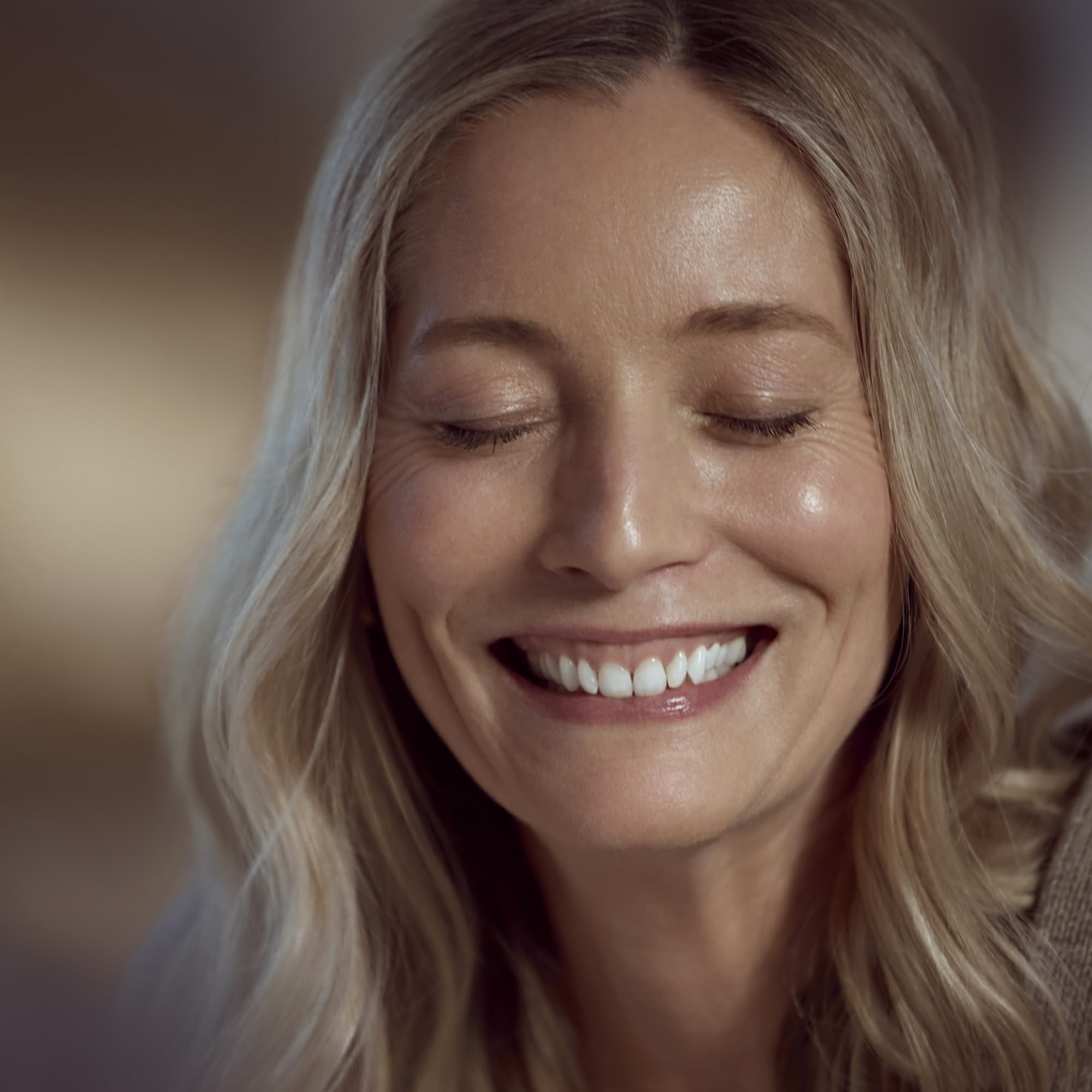 Sisley Paris Sisleya L'Integral Serum skin finish after absorption hints renewed vitality.