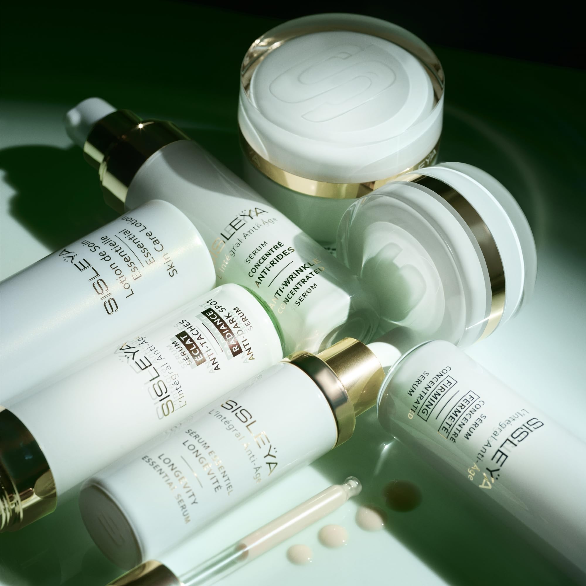 Sisley Paris Sisleya L'Integral Serum morning-evening routine integration illustration.