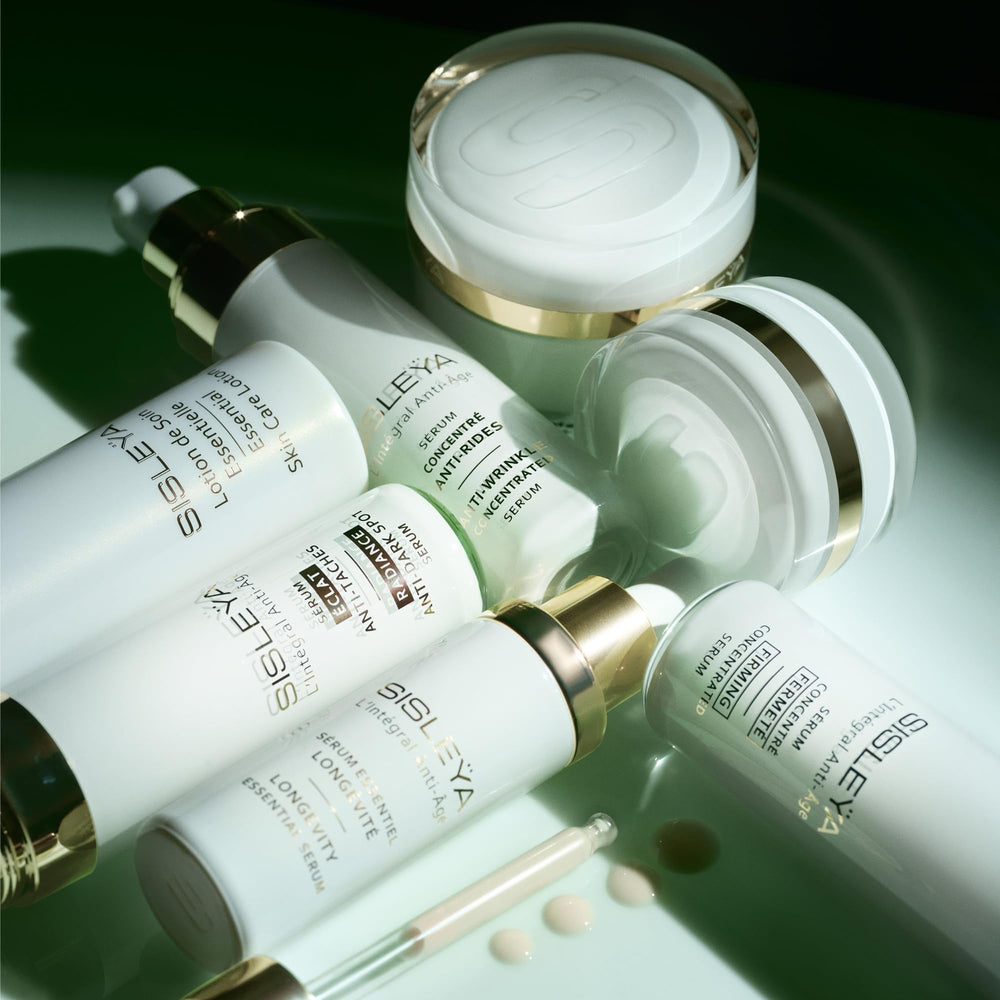 Sisley Paris Sisleya L'Integral Serum morning-evening routine integration illustration.