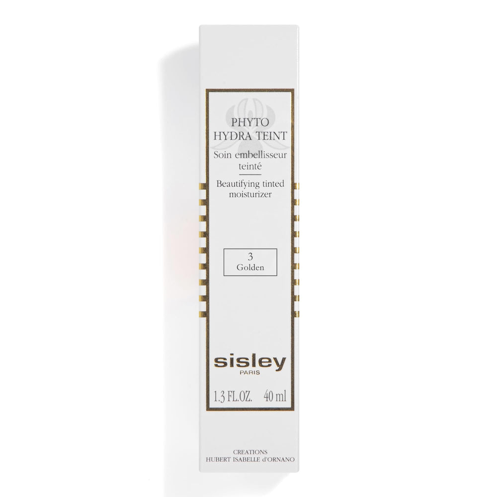 Close-up of skin with Phyto-Hydra Teint No.3 Golden glow