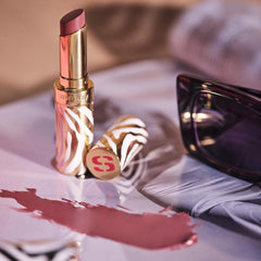 Hydrobooster complex helps lips feel plumped and smoother