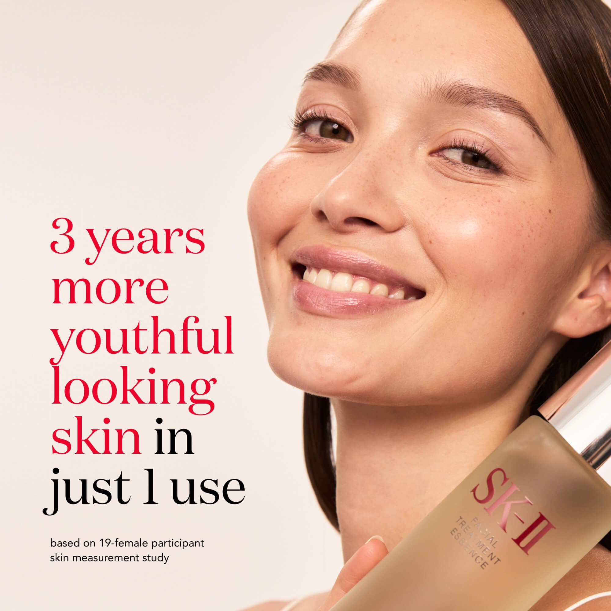 SK-II Glow Up Duo essence-dispense highlights PITERA-rich hydration.