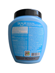 SKALA Cream-to-Comb Texture Swatch highlights easy styling for defined curls