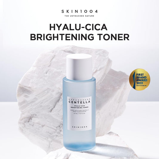 SKIN1004 Hyalu-CICA toner bottle pour shows easy application and refreshing flow.