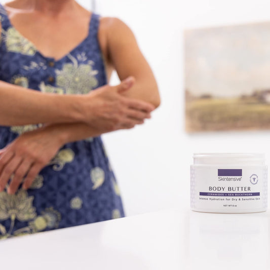 SKINTENSIVE coconut oil body butter demonstrates quick-absorbing moisture.
