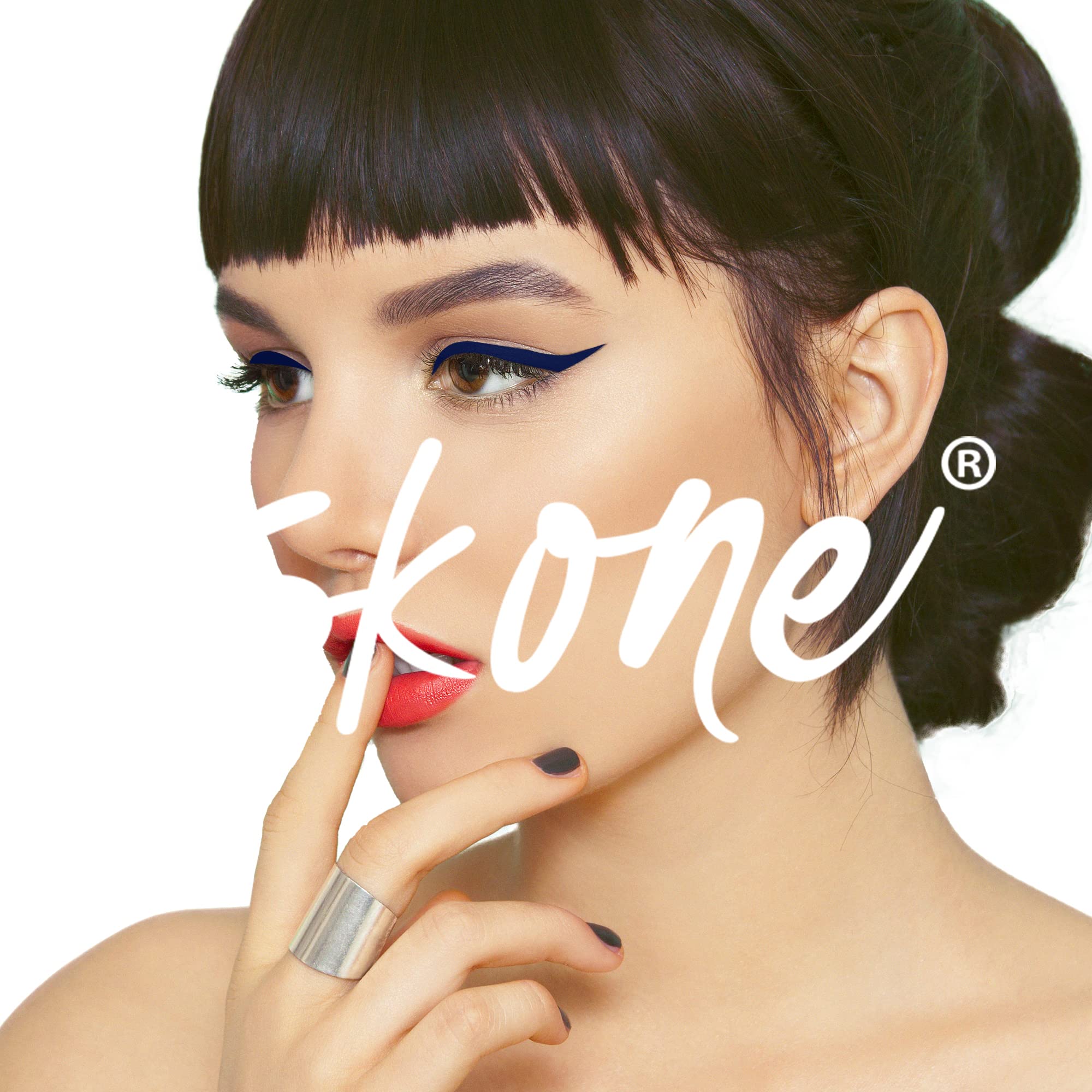 Skone long-wear navy pigment resists sweat and water.