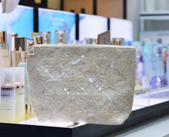 Sliimagetu gift for women makeup bag offers a thoughtful present.