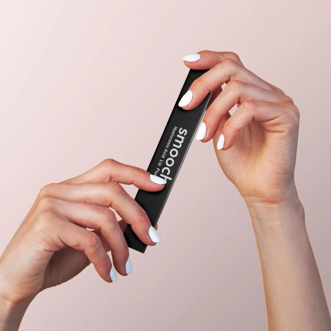 Smooche lip plumper tube packaging showcases compact, travel-friendly design.