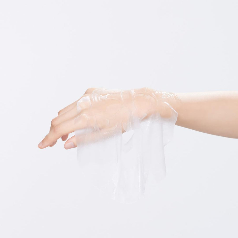 S.NATURE Peptide complex closeup emphasizing hydration and radiance