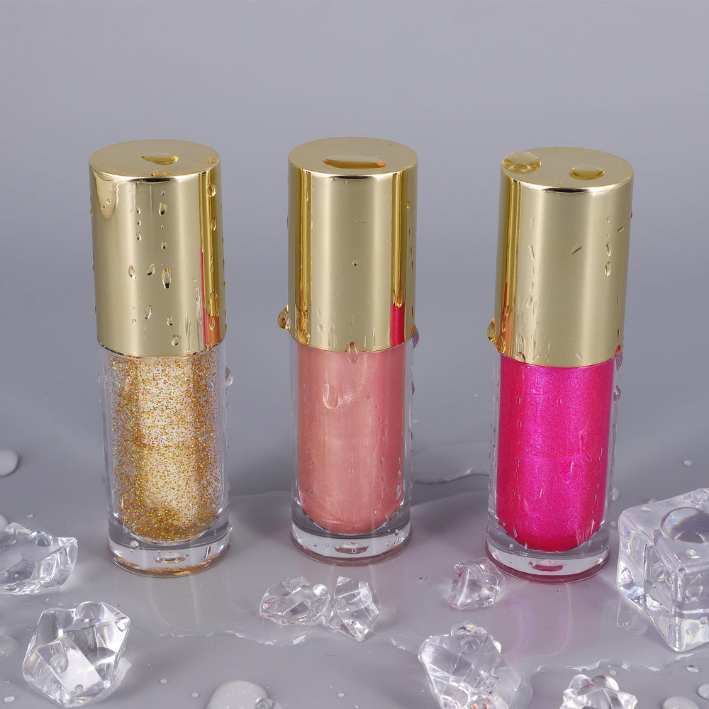 Snowso travel-friendly lip gloss kit fits makeup bag.