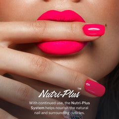SNS Olive New York dip powder nails demonstrate chip-resistant wear and glossy shine.