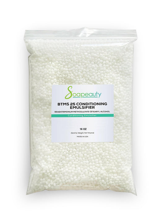 Soapeauty BTMS 25% bottle pour showing a smooth flow with potential detangling benefits