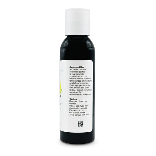 Soapeauty Sunflower Lecithin Liquid Oil pour demonstrates easy topical application.