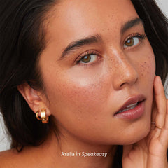 SOSHE Ceramide Lip Silk application image highlighting smooth glide for daily wear.