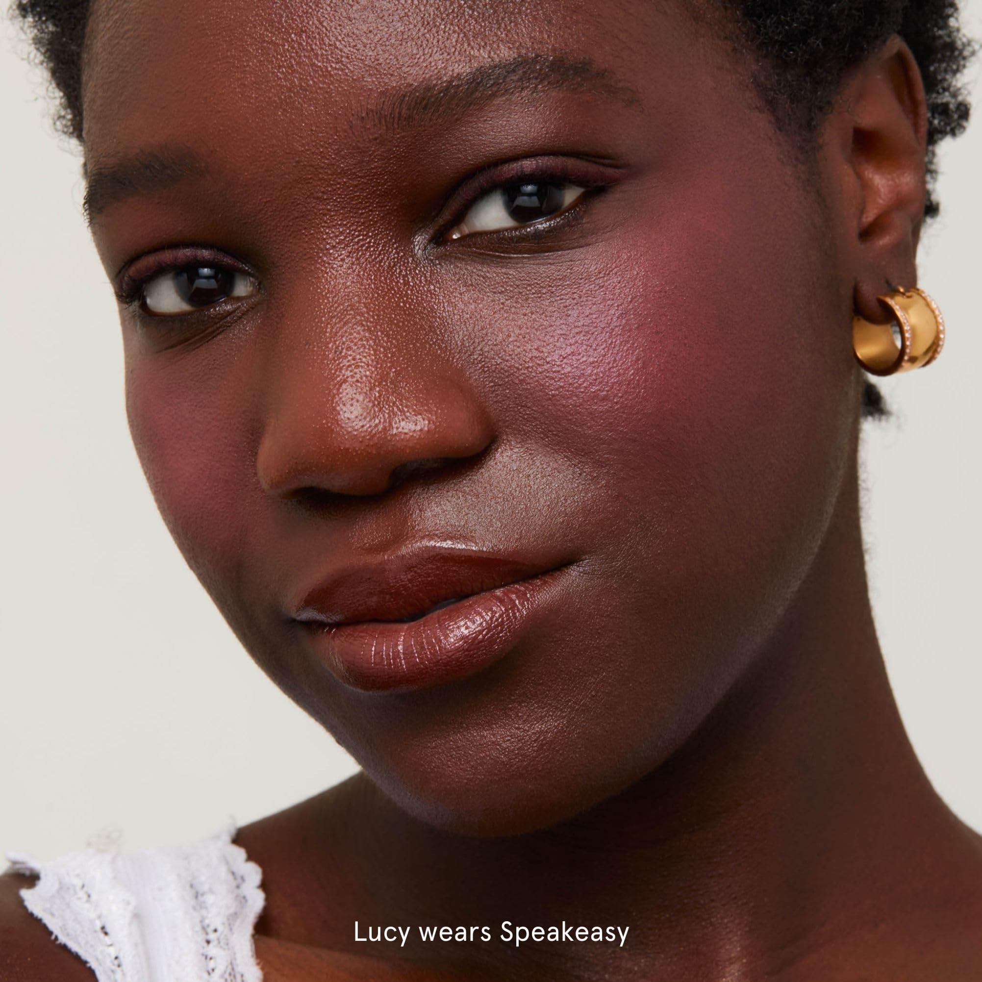 SOSHE cucumber seed extract soothes skin while blending a natural flush