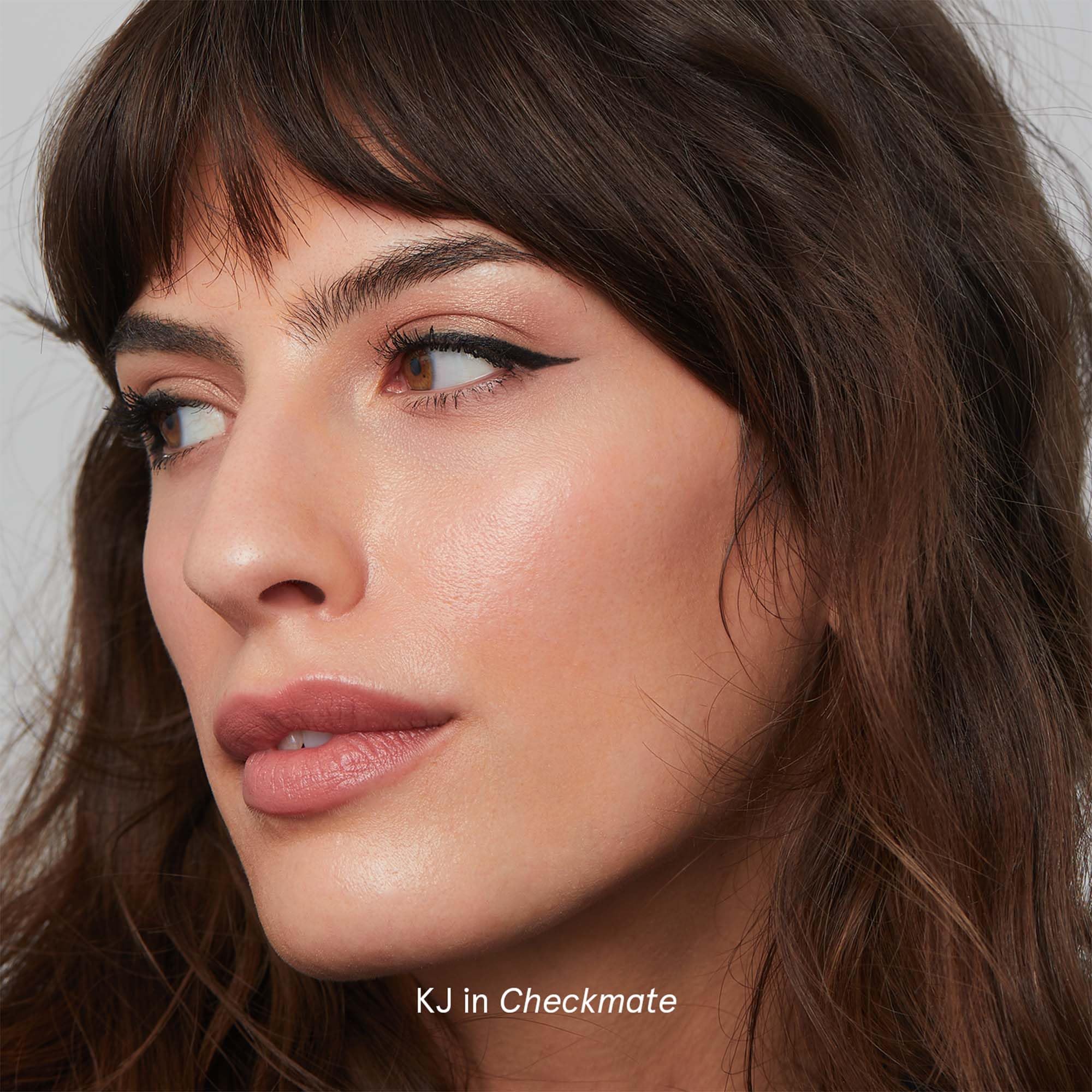 SOSHE waterproof, smudge-proof formula resists sweat and humidity