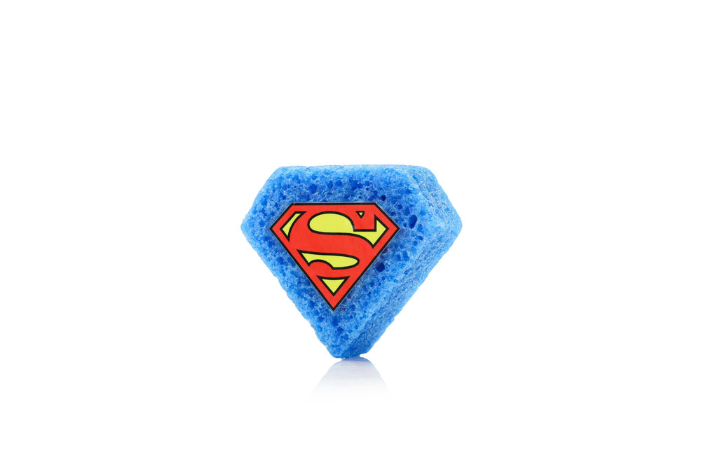 Spongellé Superman Citrus Buffer demonstrates exfoliation and massage during a shower.