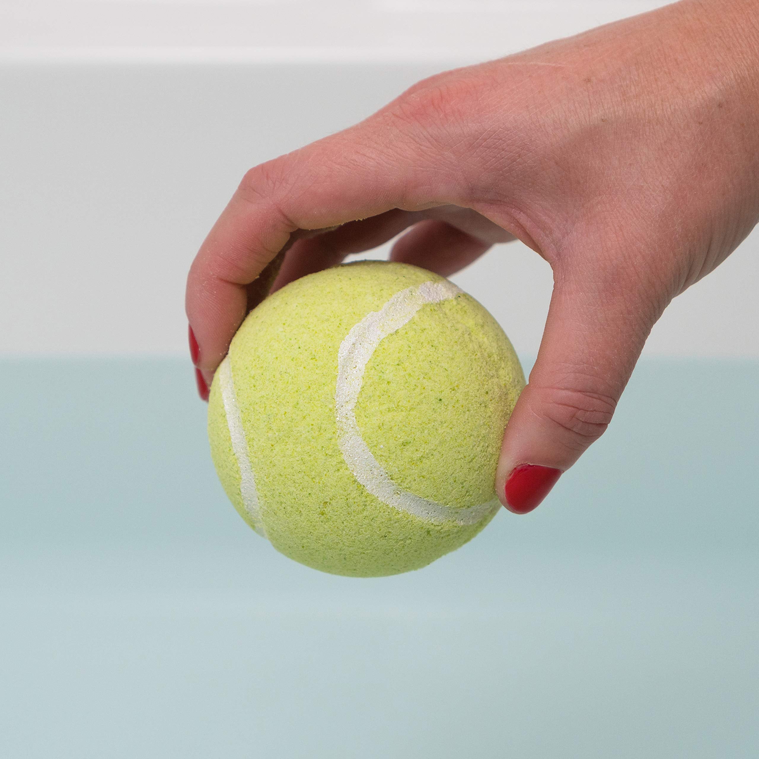 Sportigift eco-friendly can packaging with recycled, tennis-inspired presentation.