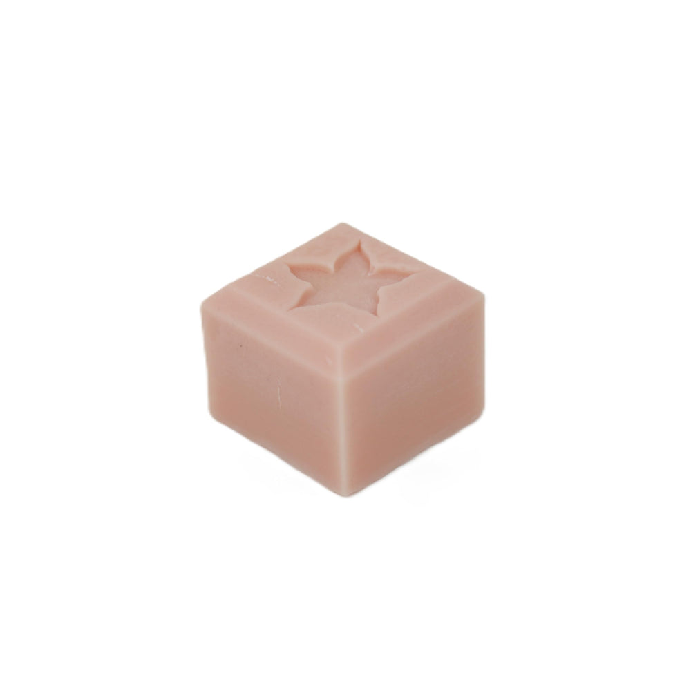 StarBars vegan and color-safe label reinforcing gentle care for color-treated hair