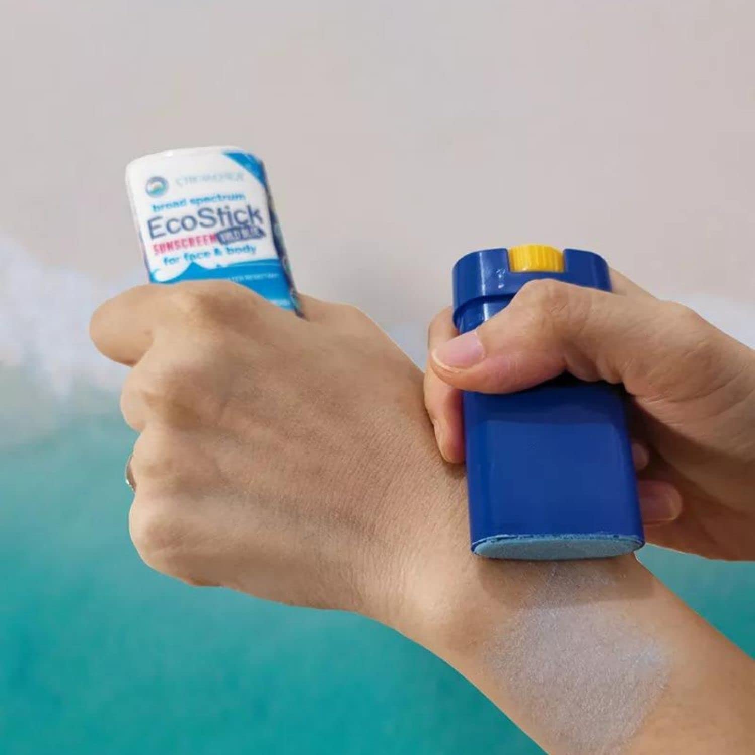 STREAM 2 SEA EcoStick suits kids and adults for quick sun protection.