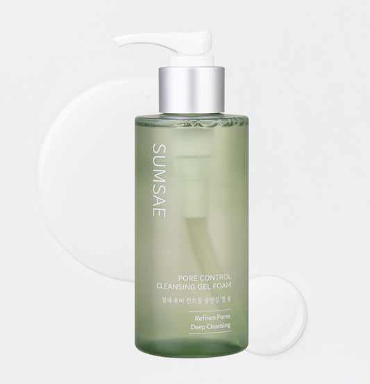 SUMSAE Pore Control cleanser bottle shows gentle cleansing in a clean setup.