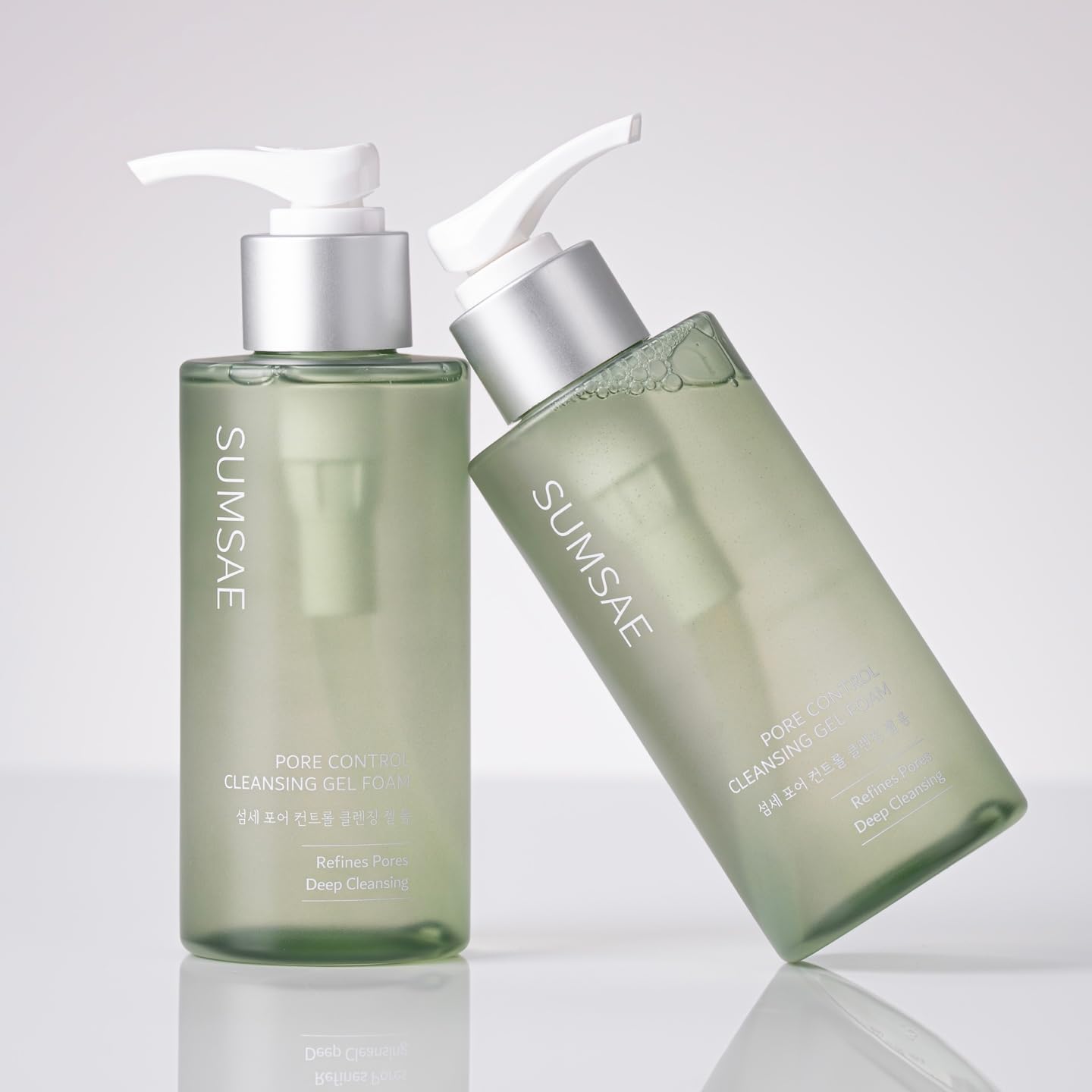 SUMSAE Pore Control packaging and setup promotes routine-friendly cleansing.
