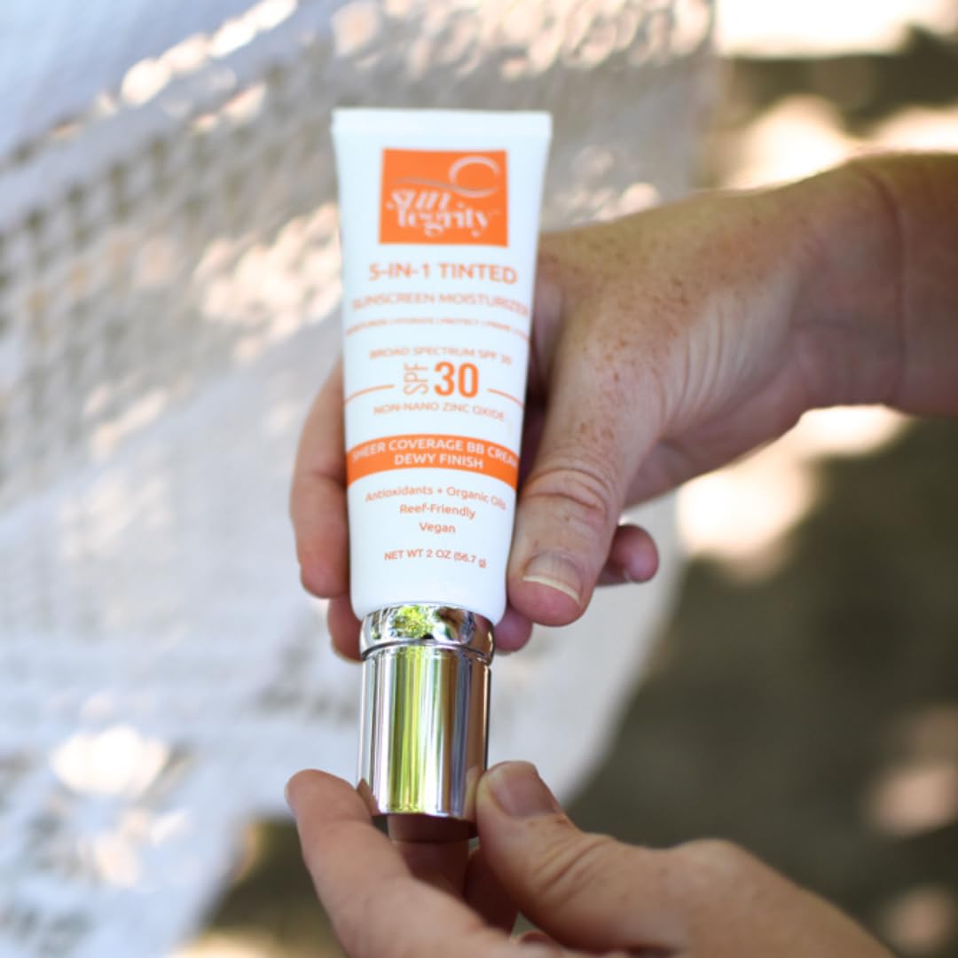 Suntegrity sensitive-skin friendly formula on a calm-skinned model.