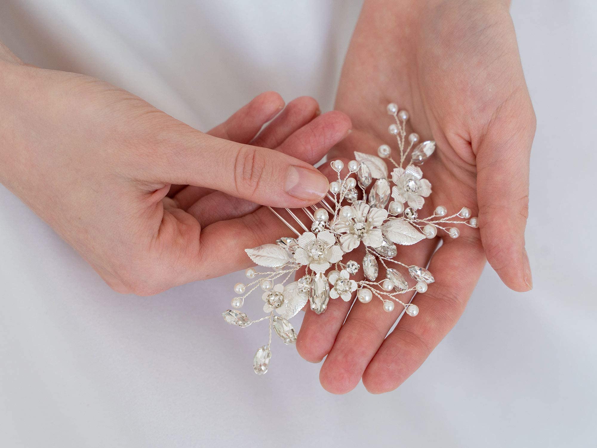 SWEETV bridal hair comb on model during wedding day