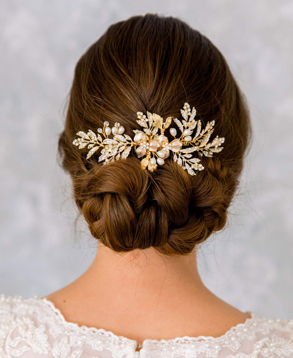 SWEETV gold-leaf bridal hair clip adds subtle luxury