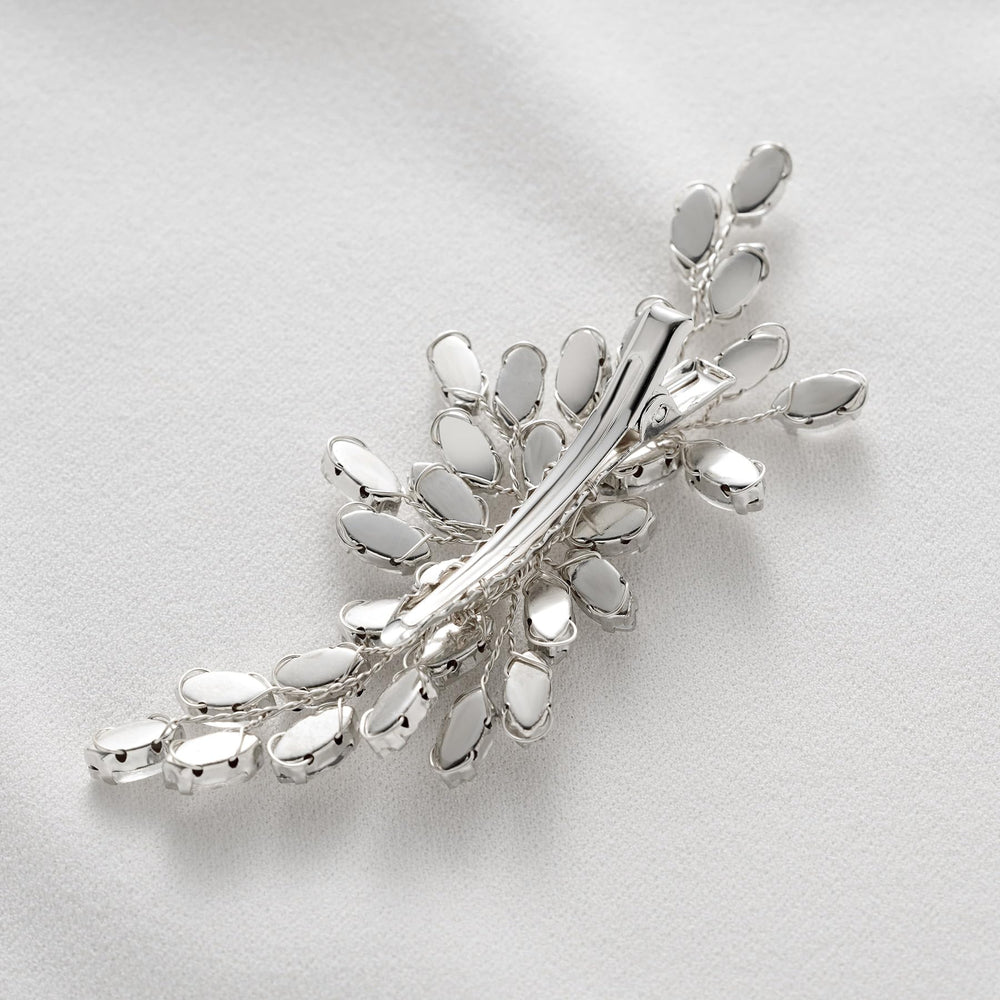SWEETV party and prom hair clip adds instant sparkle to your look.