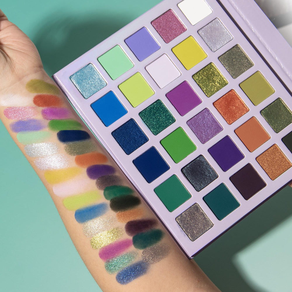 Shimmer and metallic textures in SZDYM palette captured up close