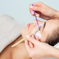Tbestmax travel-ready disposable applicators provide on-the-go lash care.