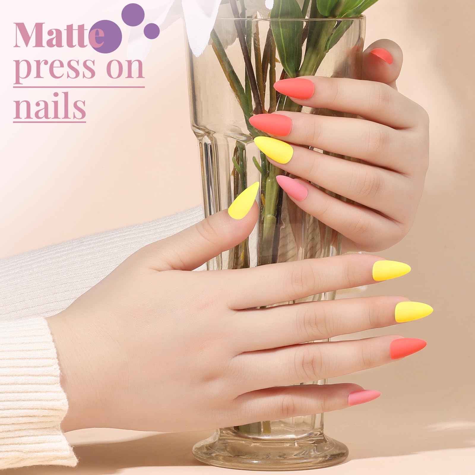 Teenitor almond French tip nails with understated elegance.