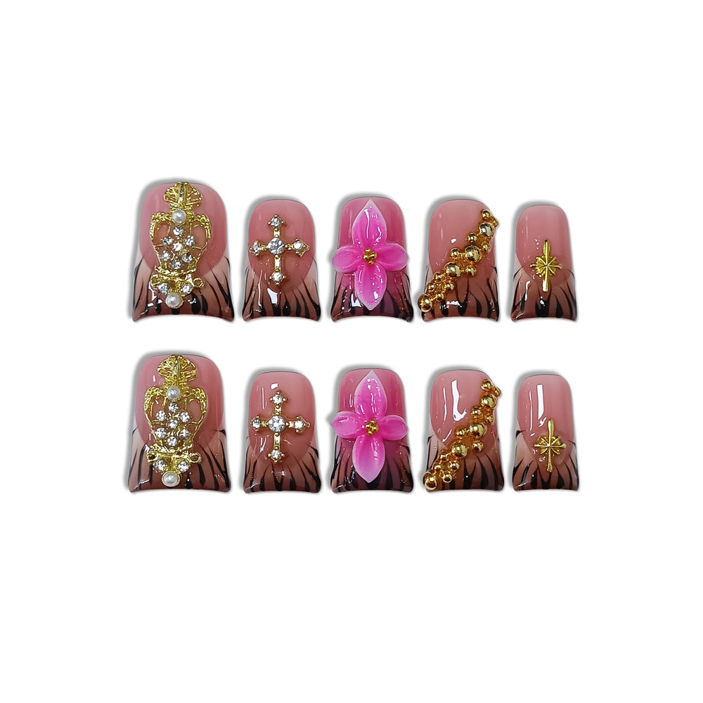 TENPAL nails showcase icy glossy French tips for chic daily look