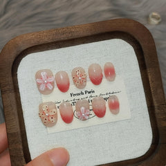 TENPAL nails ready for weddings and parties with eye-catching charm.