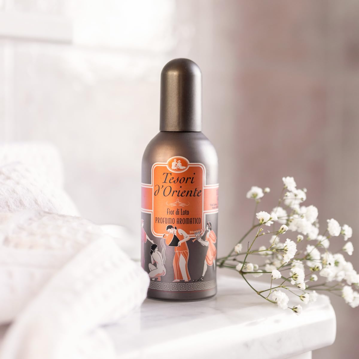 Tesori d'Oriente lotus close-up highlighting rich fragrance for calm moments.