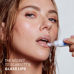 The Outset Lip Oasis plush-texture gloss glides on for easy, comfortable application.