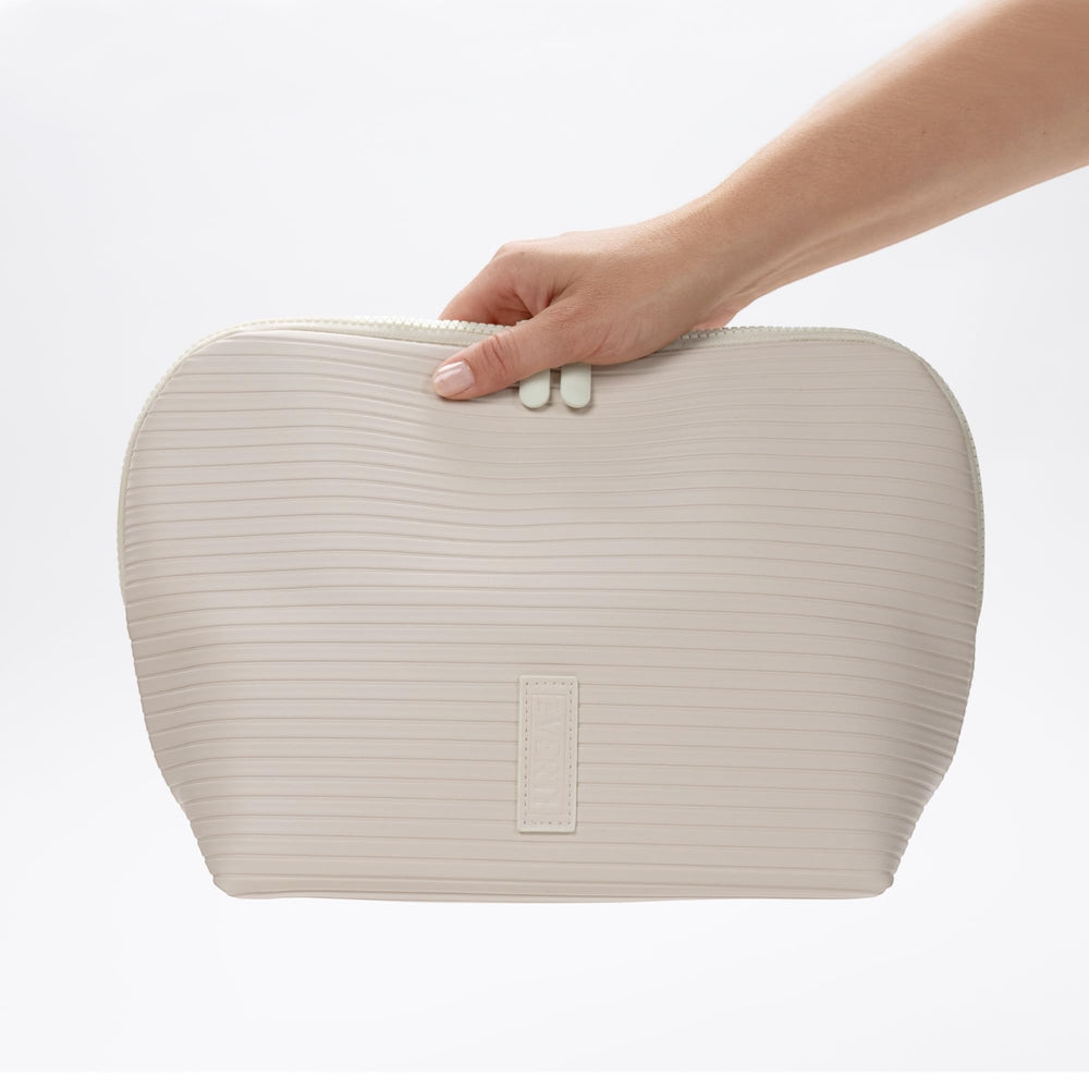 THE VERTI multipurpose case for makeup, skincare, and grooming items