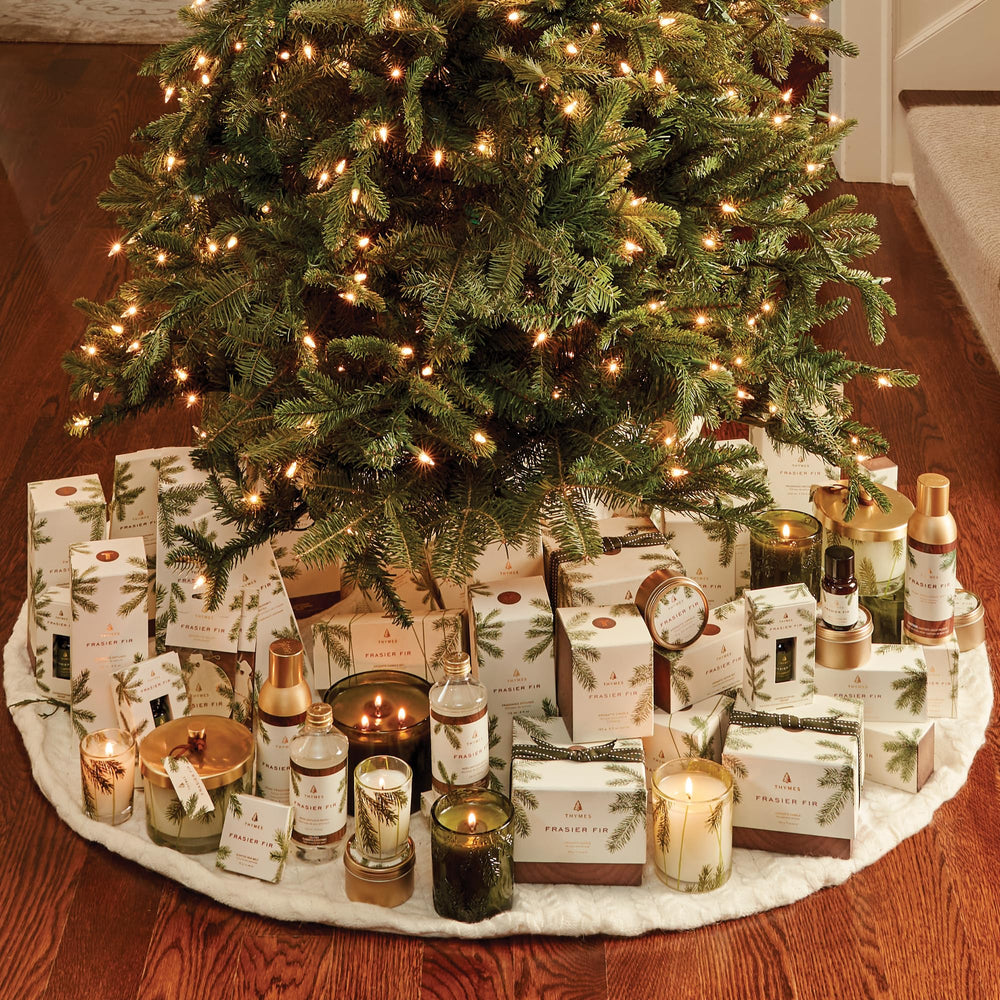 Thymes Frasier Fir hand wash pump-dispense enables easy, controlled cleansing.