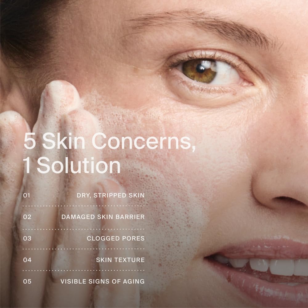 Timeline Mito-Biotic Travel Cleanser foam mousse demonstrates rich lather ideal for deep cleansing.