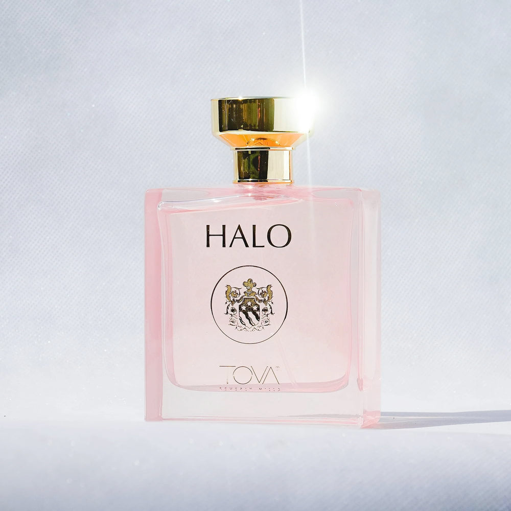 Tova Halo bottle cap close-up highlights premium finish for special occasions.