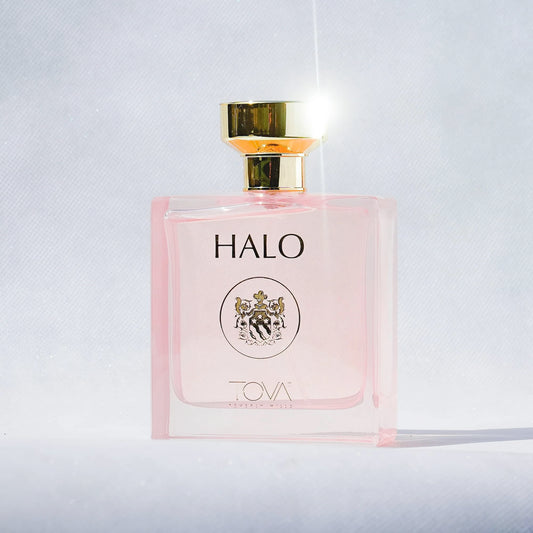 Tova Halo bottle cap close-up highlights premium finish for special occasions.