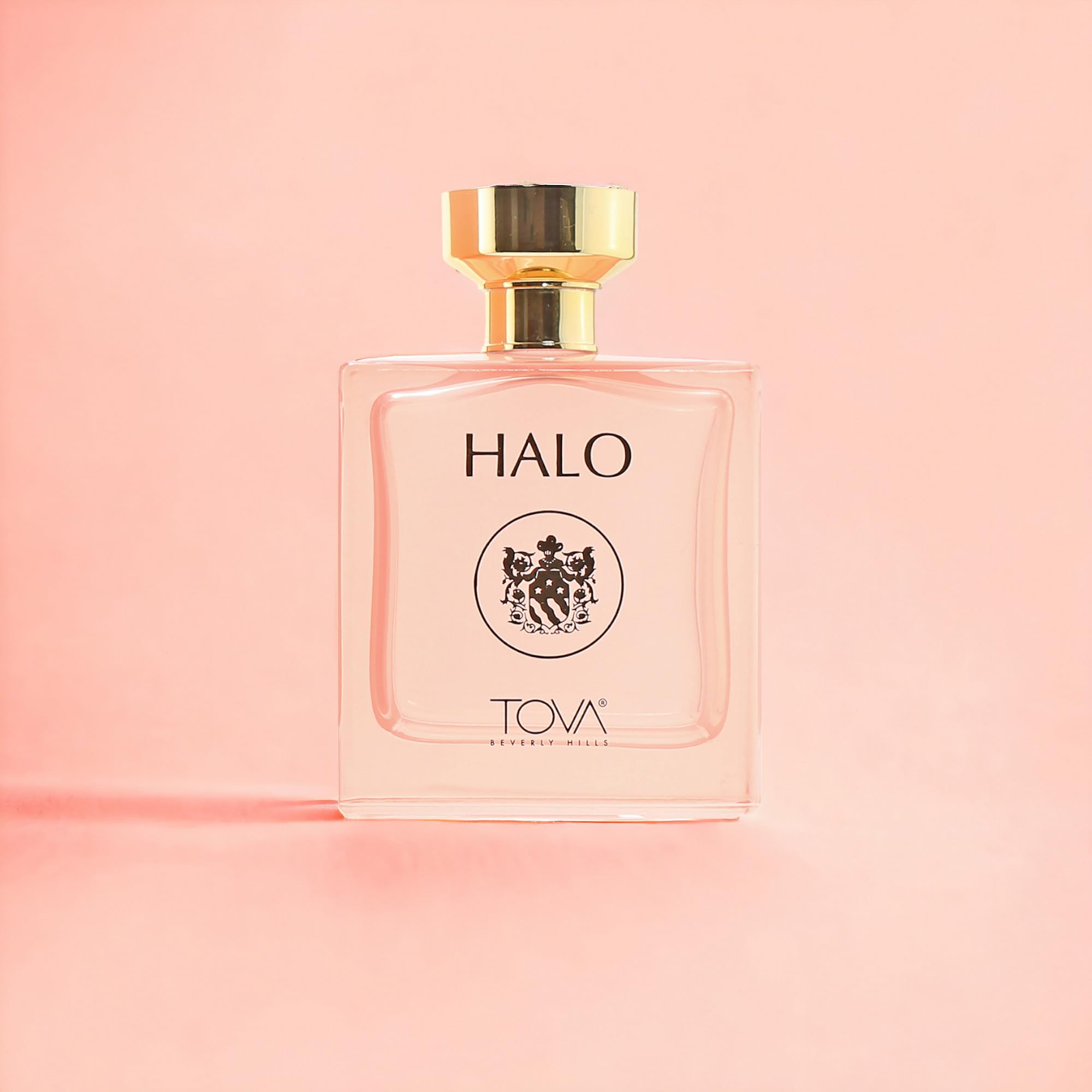 Tova Halo spray mist demonstrates easy, even application for all-day wear.