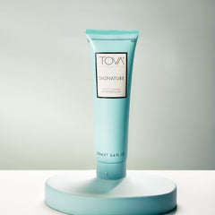 Cornflower ingredient detail in Tova Signature Body Cleanse highlighting botanical care