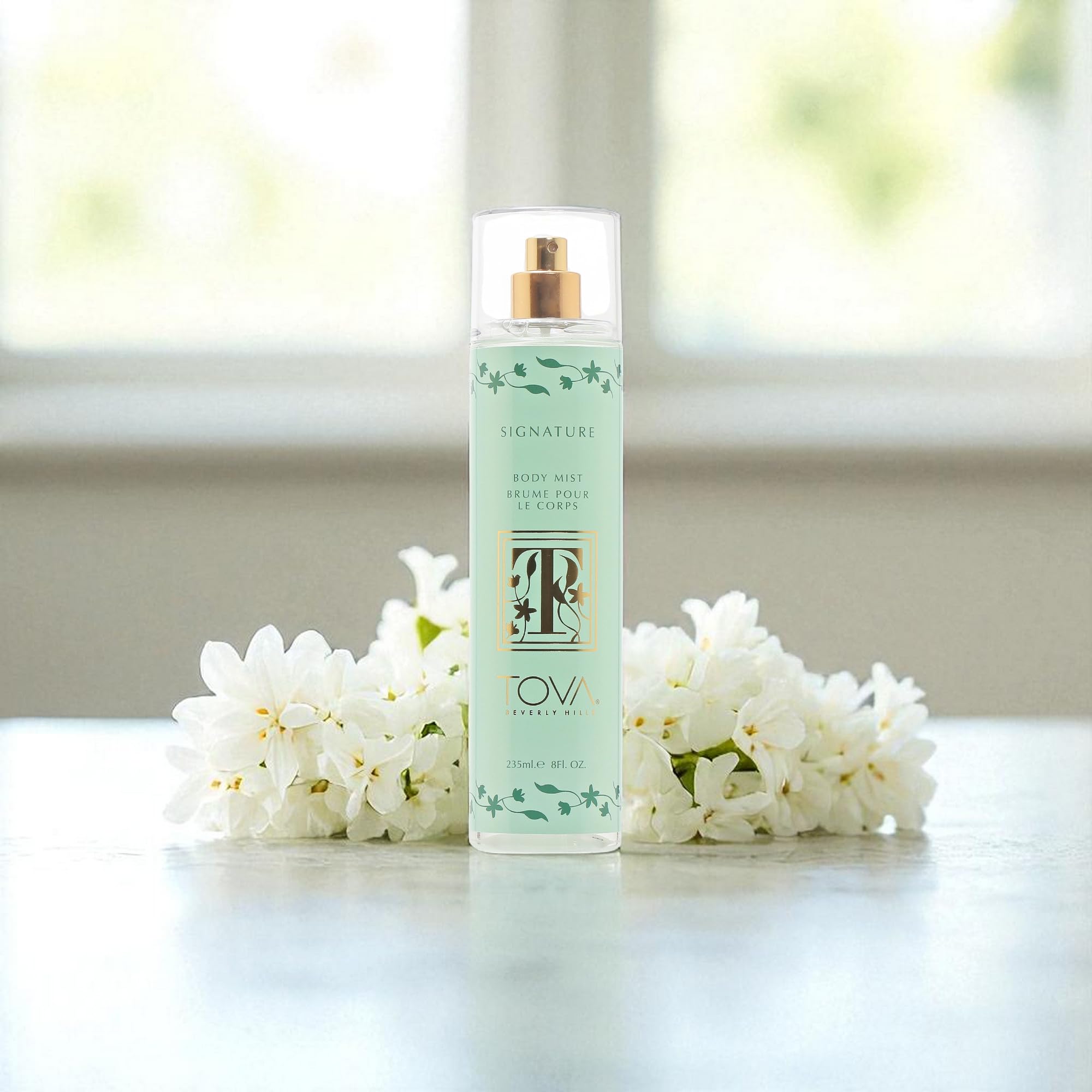 Tova Signature label close-up showing jasmine, bergamot and sandalwood notes.