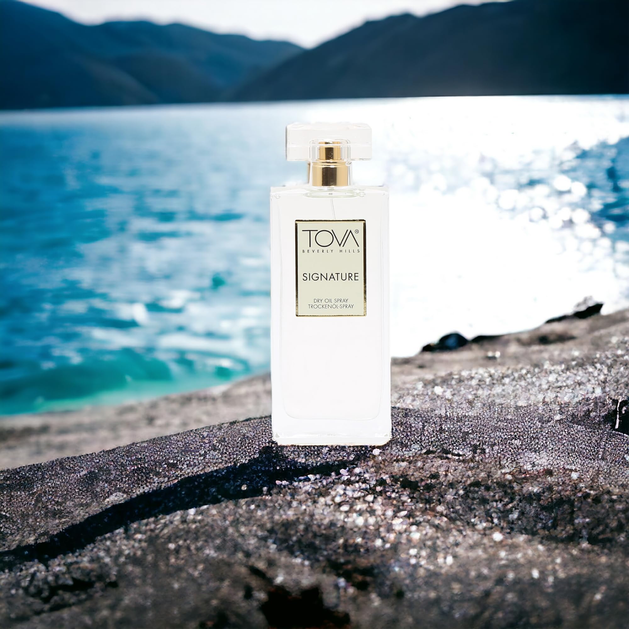 Tova Signature Dry Oil on skin delivers soft, smooth radiance.