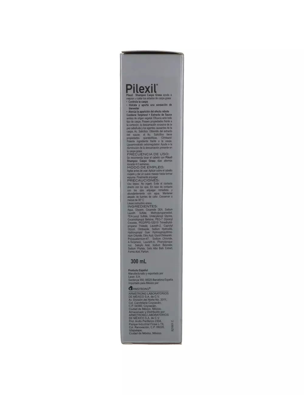 PileXil shampoo scalp massage image illustrates gentle cleansing routine.